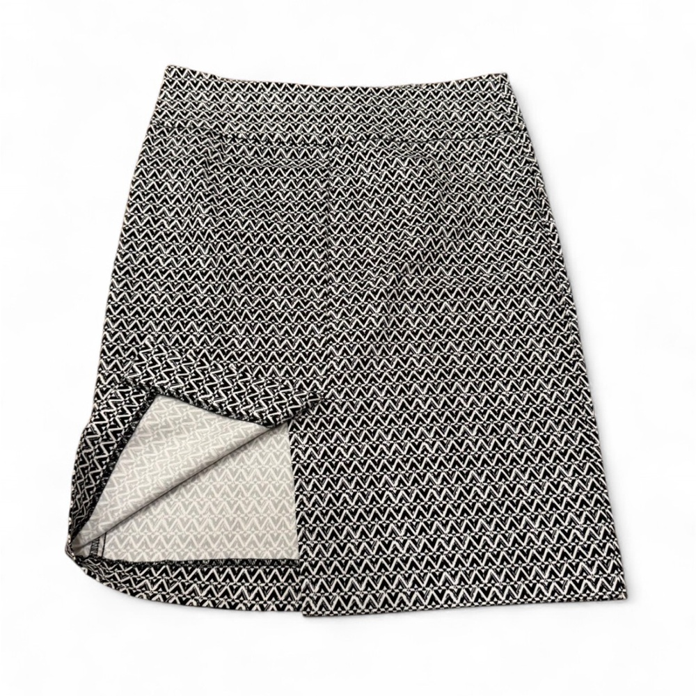 Margaret M - Elegant Black and White Pencil Skirt - Picture 4 of 4